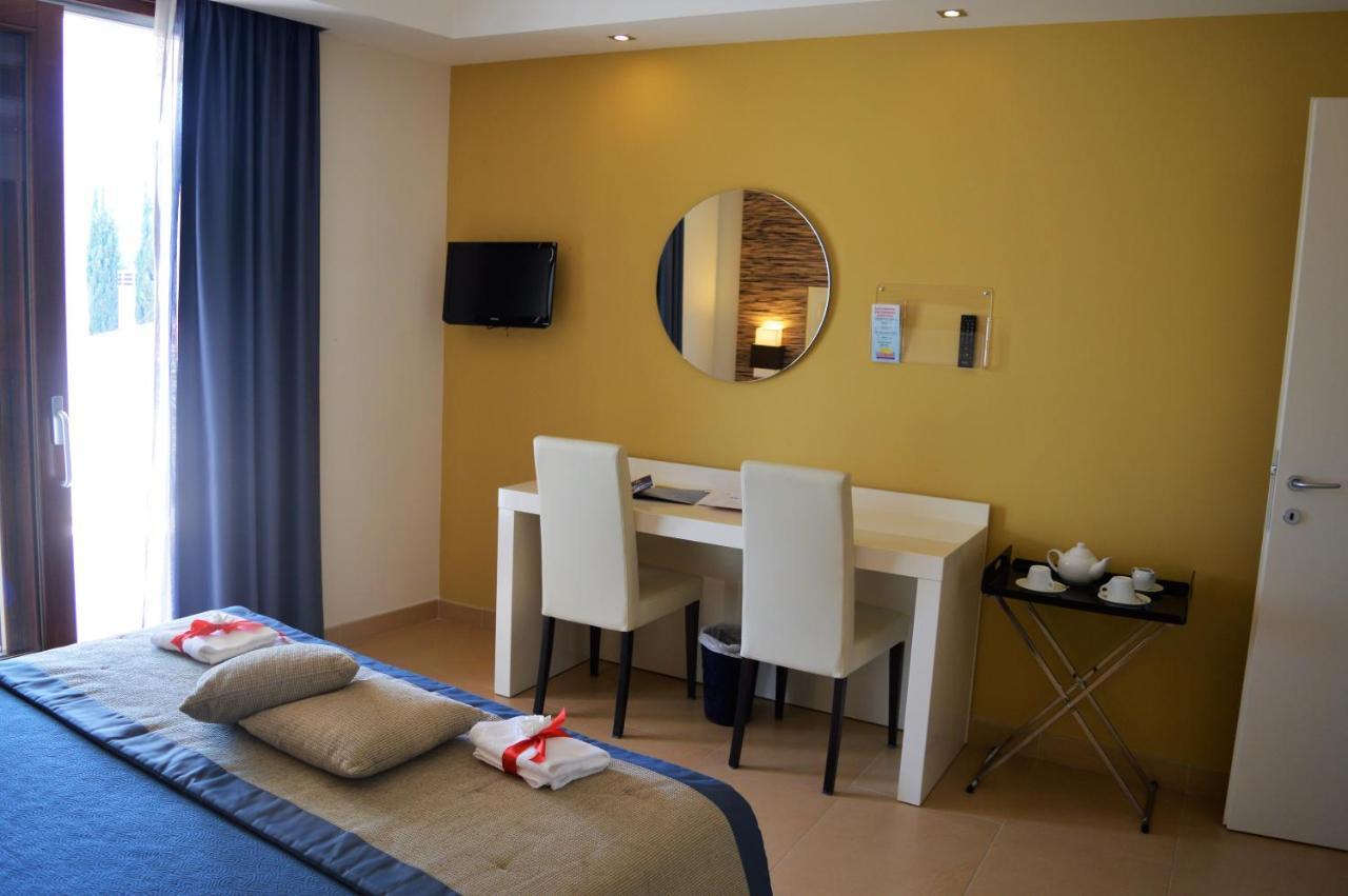 Prince Franklyn Hotel Санта-Мария-ди-Кастеллабате Экстерьер фото