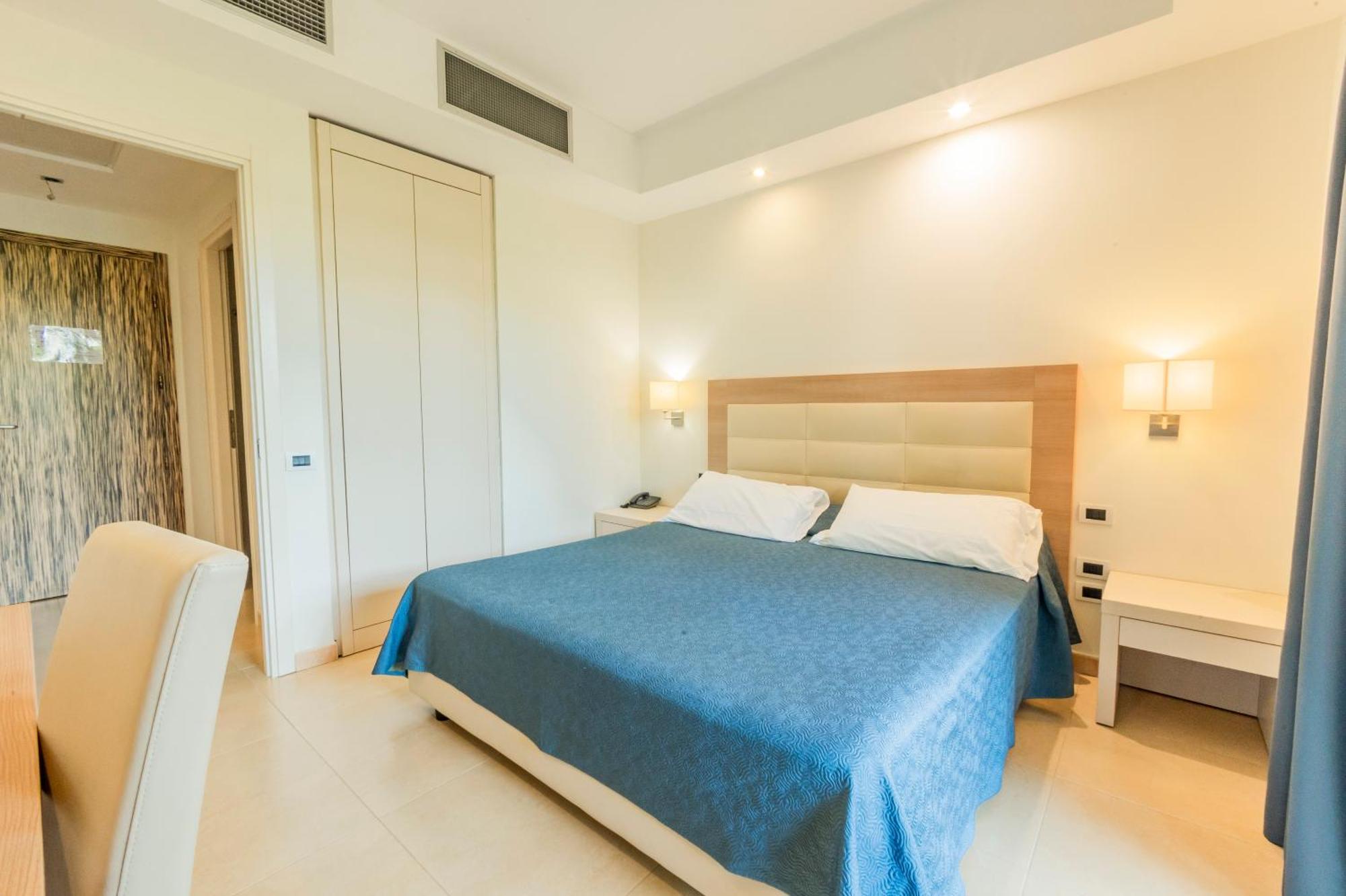 Prince Franklyn Hotel Санта-Мария-ди-Кастеллабате Экстерьер фото