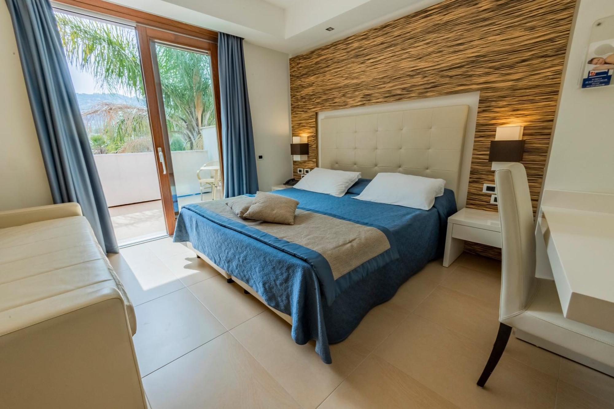 Prince Franklyn Hotel Санта-Мария-ди-Кастеллабате Экстерьер фото