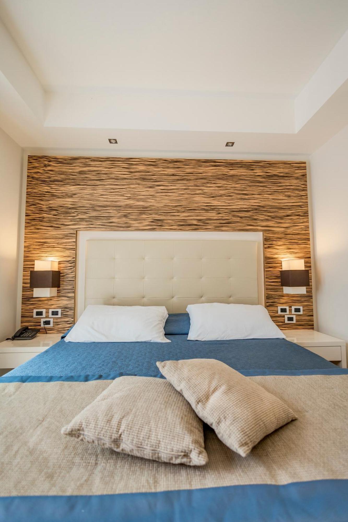 Prince Franklyn Hotel Санта-Мария-ди-Кастеллабате Экстерьер фото