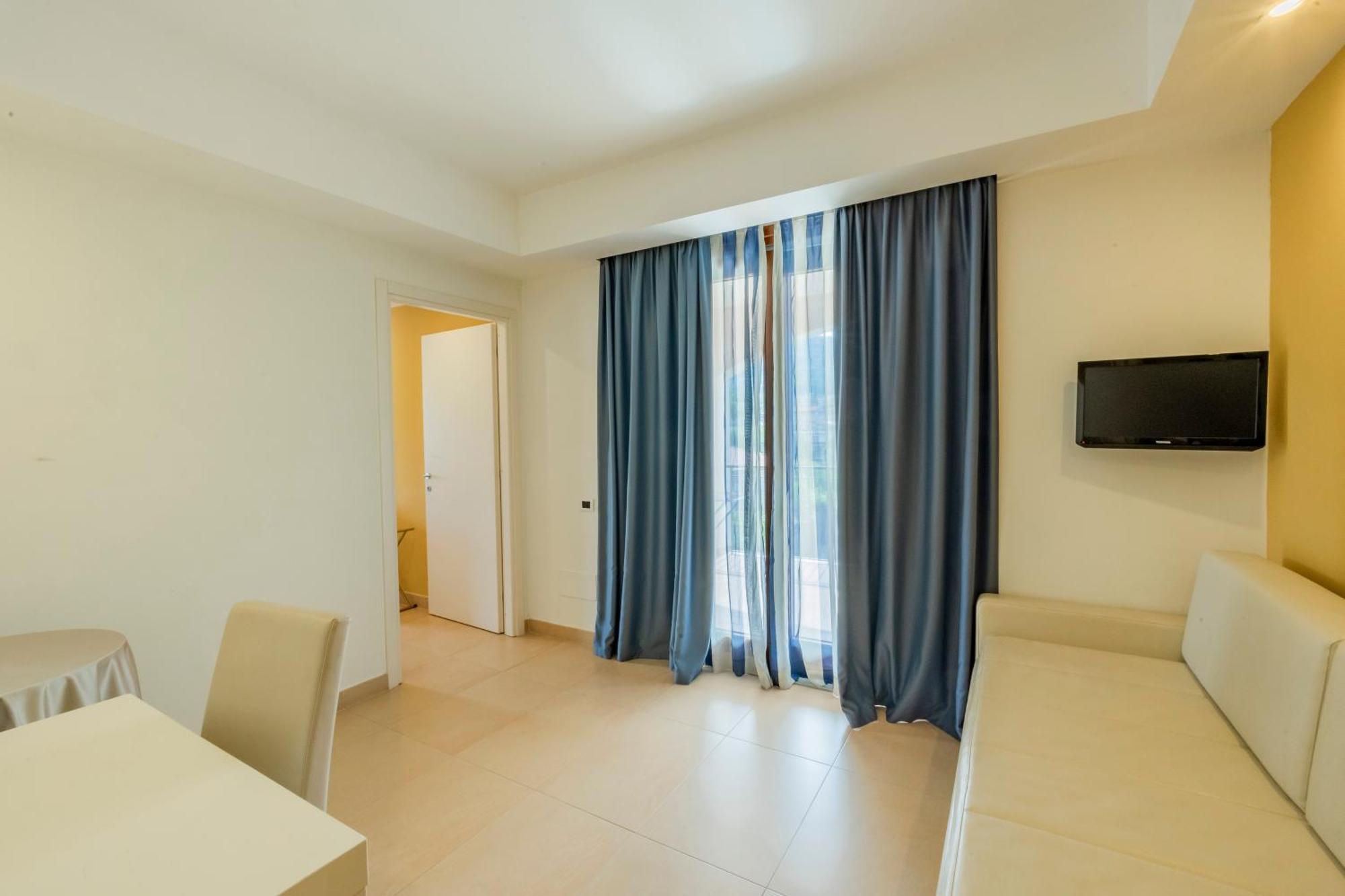 Prince Franklyn Hotel Санта-Мария-ди-Кастеллабате Экстерьер фото