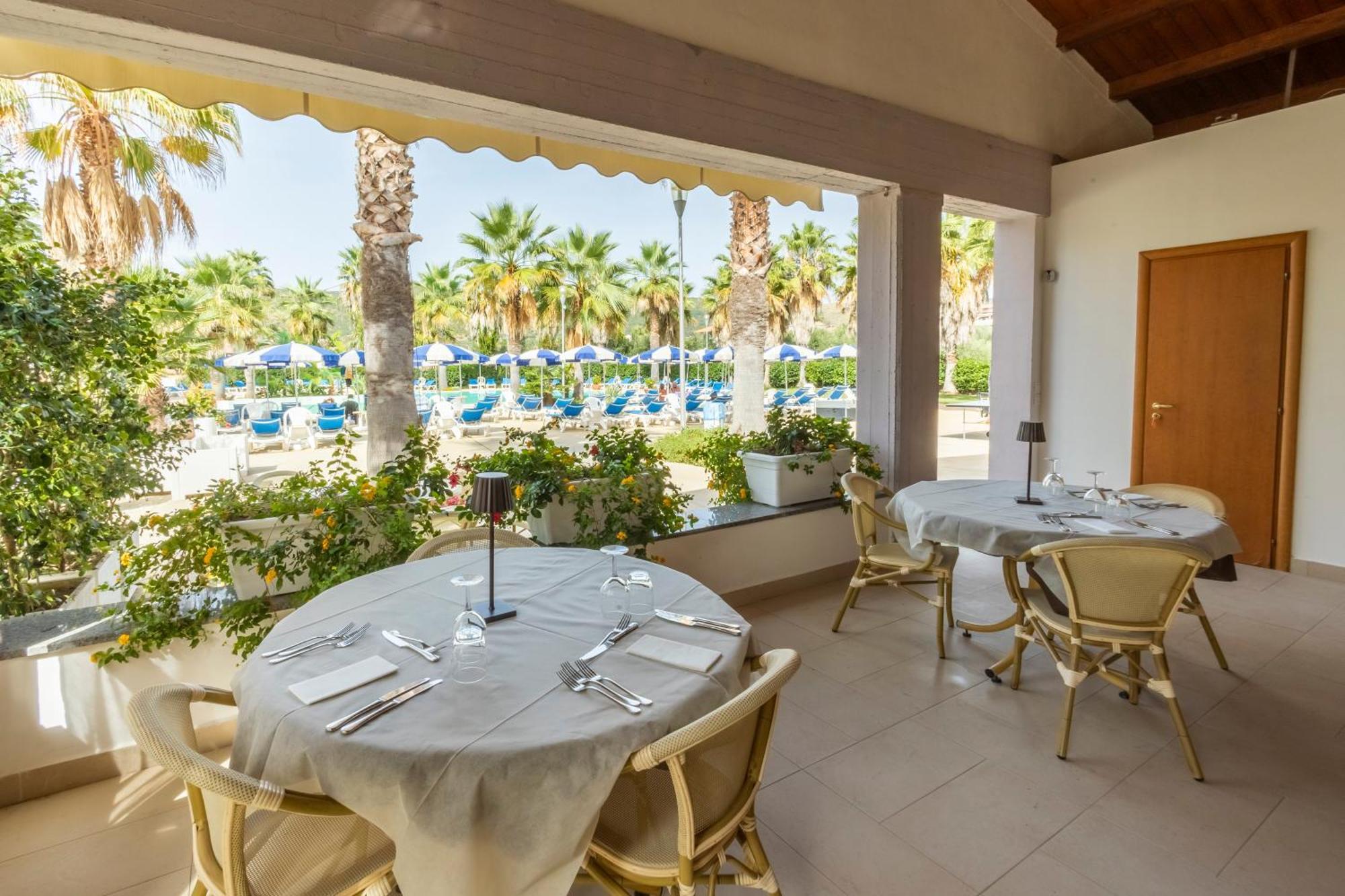 Prince Franklyn Hotel Санта-Мария-ди-Кастеллабате Экстерьер фото