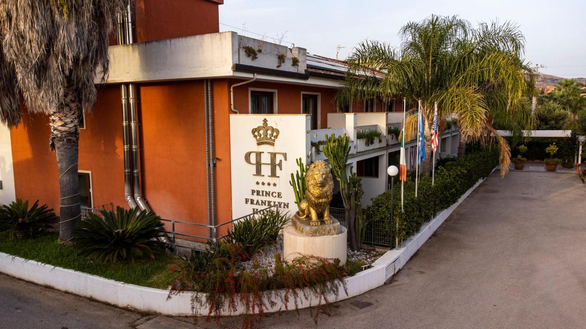 Prince Franklyn Hotel Санта-Мария-ди-Кастеллабате Экстерьер фото
