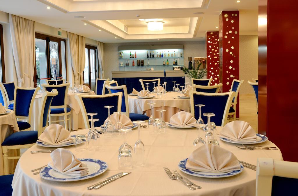 Prince Franklyn Hotel Санта-Мария-ди-Кастеллабате Экстерьер фото